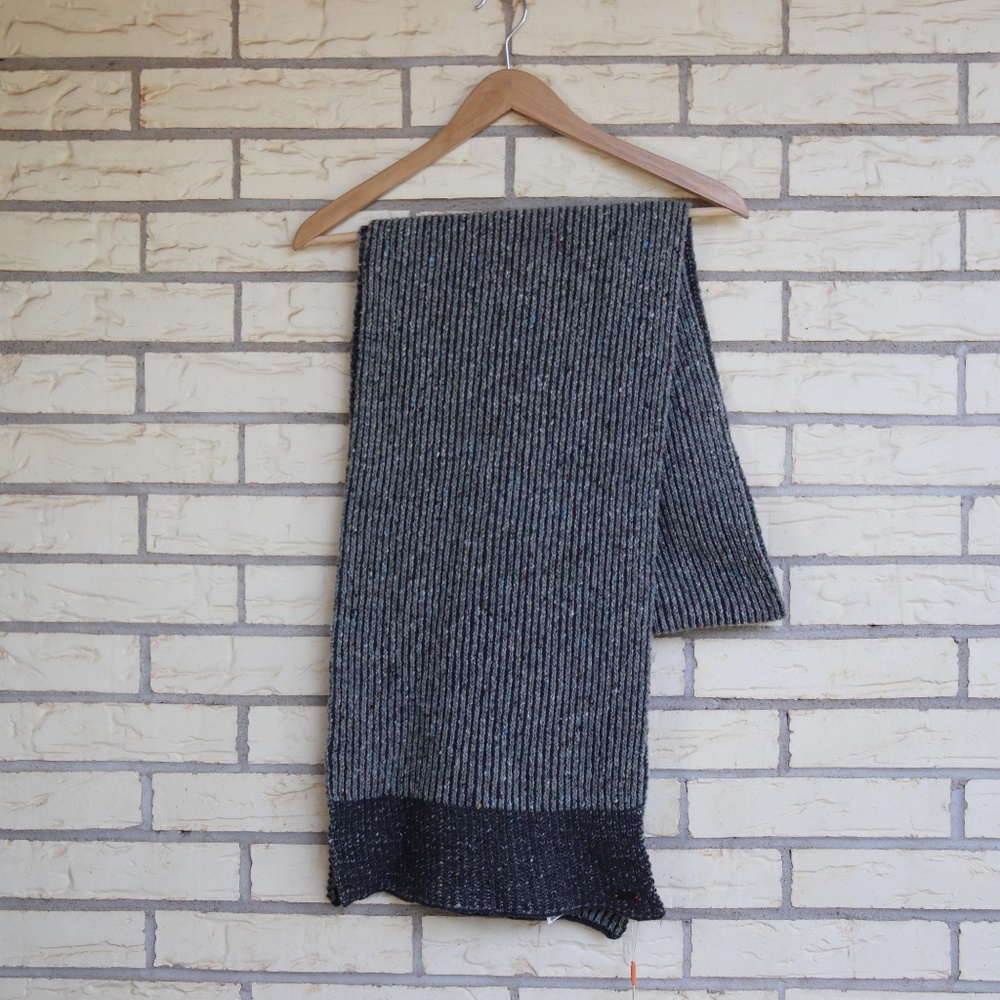 Hugo Boss Wool Blend Warm Chunky Knit Scarf NWT